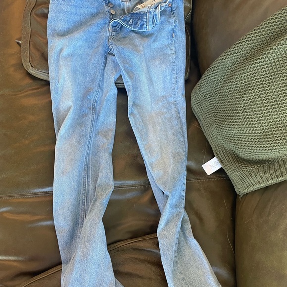 Low Rise Denim Forum Aritzia Jeans - Picture 4 of 7